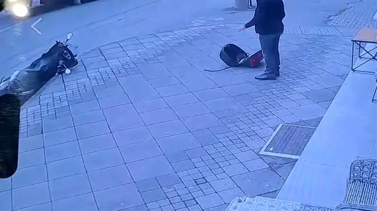 Trabzon'da Tırdan Fırlayan Lastik Motosiklete Çarptı