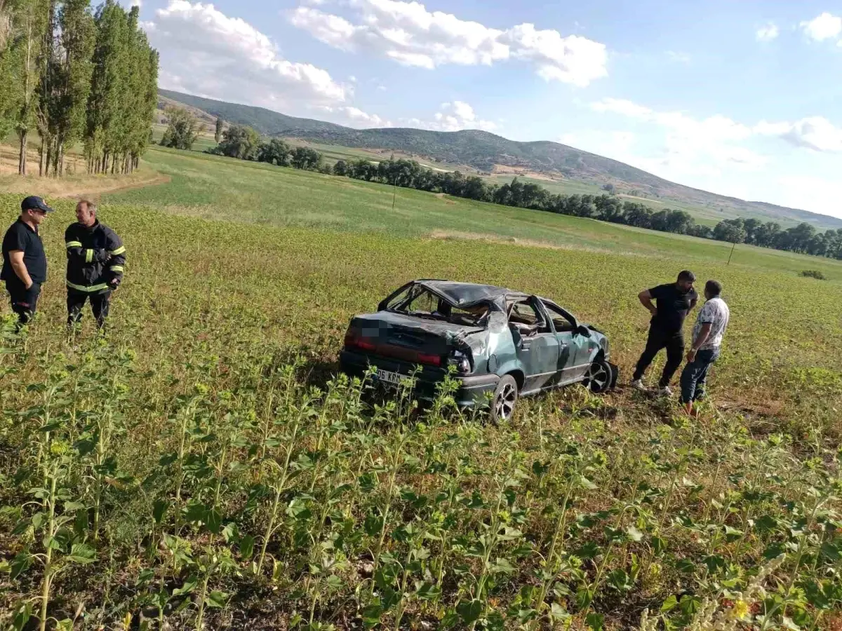 Çorum'da Otomobilin Tarlaya Uçtuğu Kazada 1 Yaralı