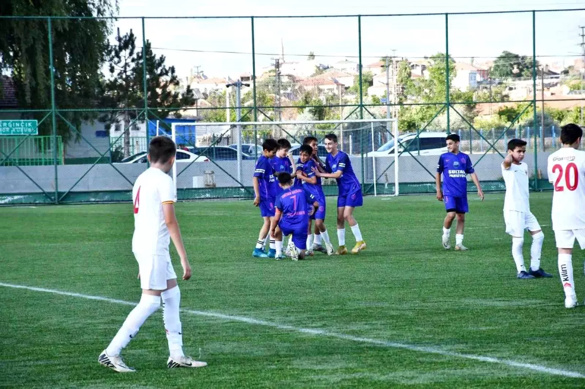 Zeki Akparlar FK U12 Takımı Kayseri Şampiyonu Oldu