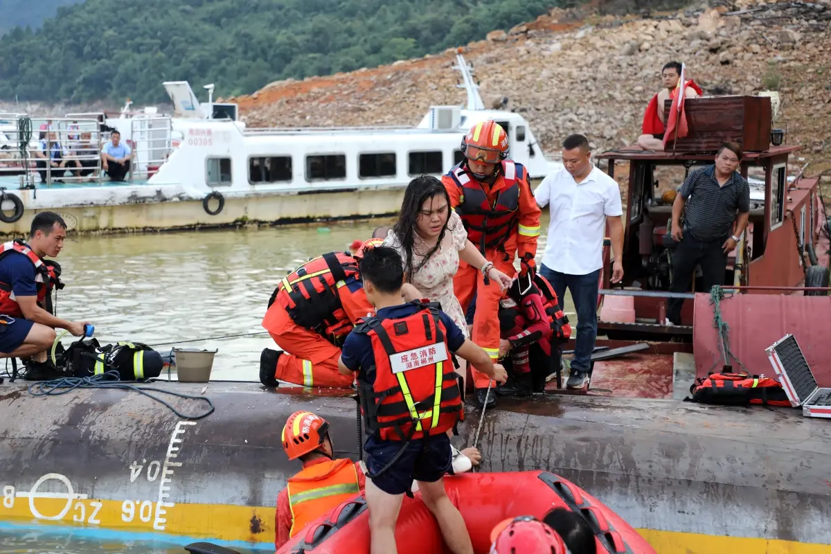 Hunan'da Tekne Kazası: 1 Kayıp, 28 Kurtarıldı