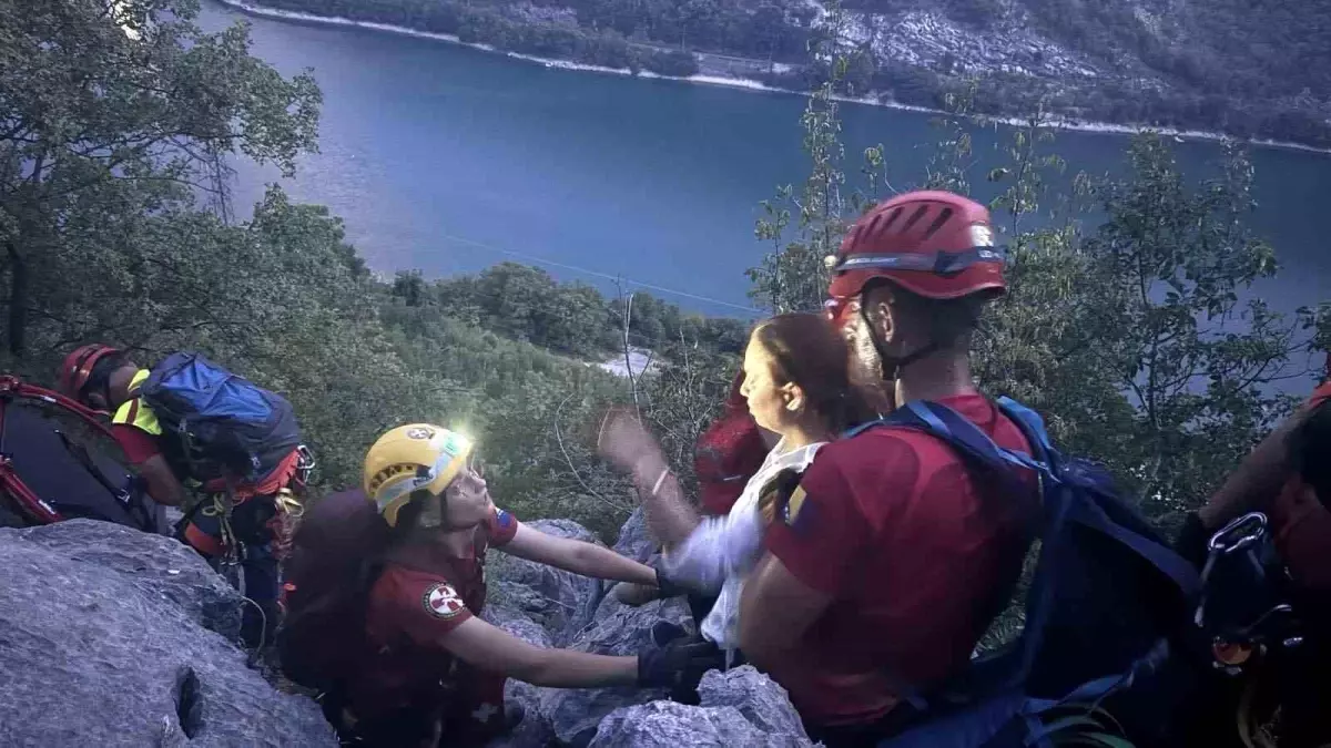 Mostar'da Kaybolan Türkiye ve Azerbaycan Vatandaşları Kurtarıldı