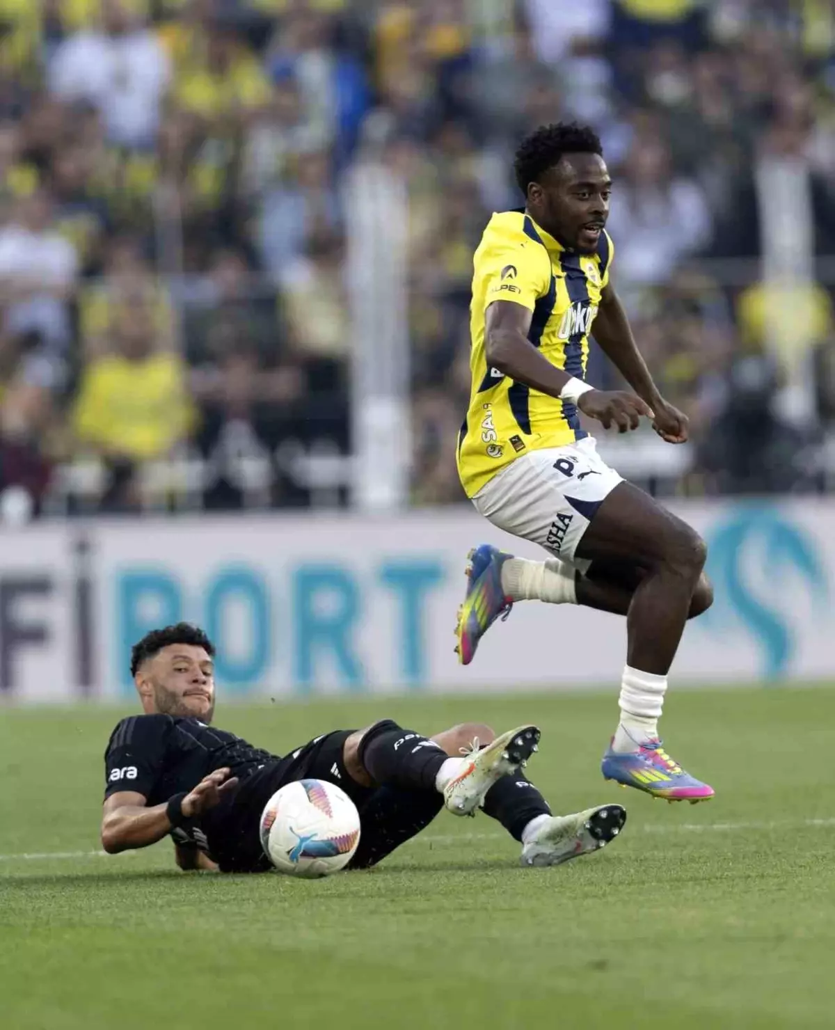 Bright Osayi-Samuel, Fenerbahçe'ye Veda Etti