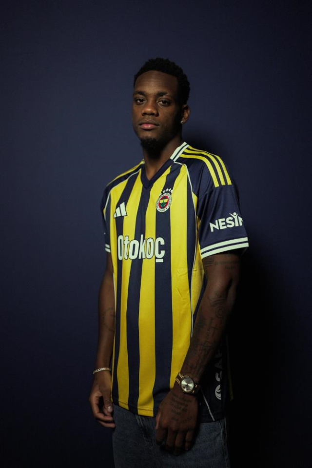 Fenerbahçe, Al Nassr'ın Yıldızı Jhon Duran'ı resmen duyurdu Fenerbahçe, Al Nassr'ın Yıldızı Jhon Duran'ı resmen duyurdu