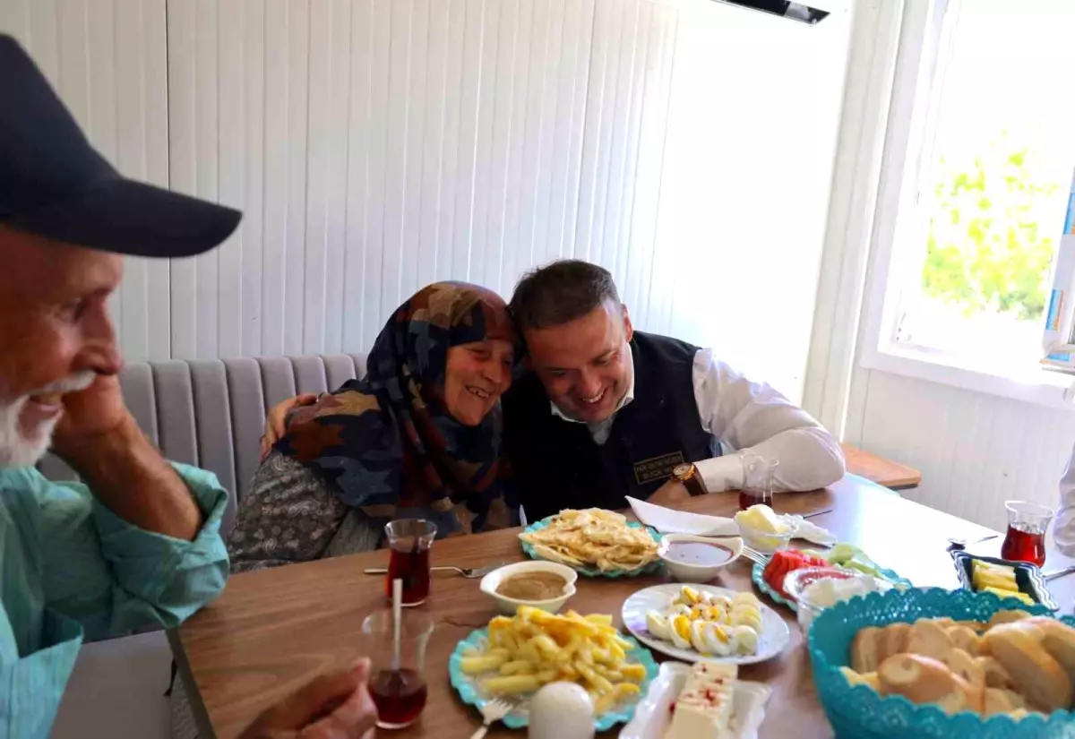 Bilecik'te Orman Yangınında Evlerini Kayıp Eden Çifte Vali'den Destek Ziyareti