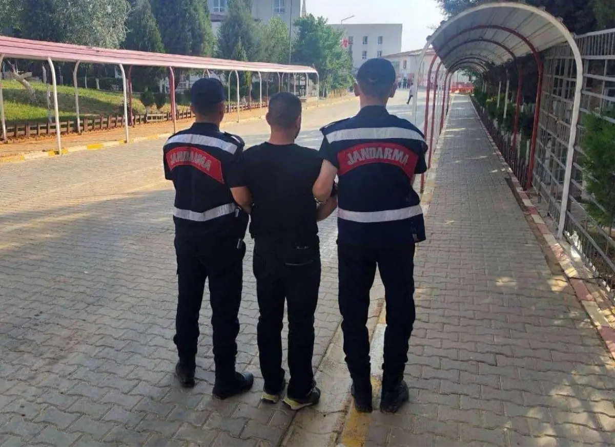 Hırsızlık Suçundan 15 Yıl Hapis Cezasıyla Aranan Şahıs Gaziantep'te Yakalandı