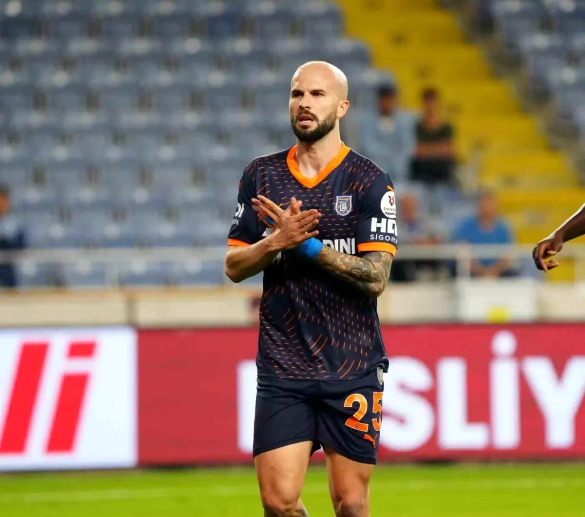 Başakşehir, Joao Figueiredo'yu Malezya'ya Gönderdi