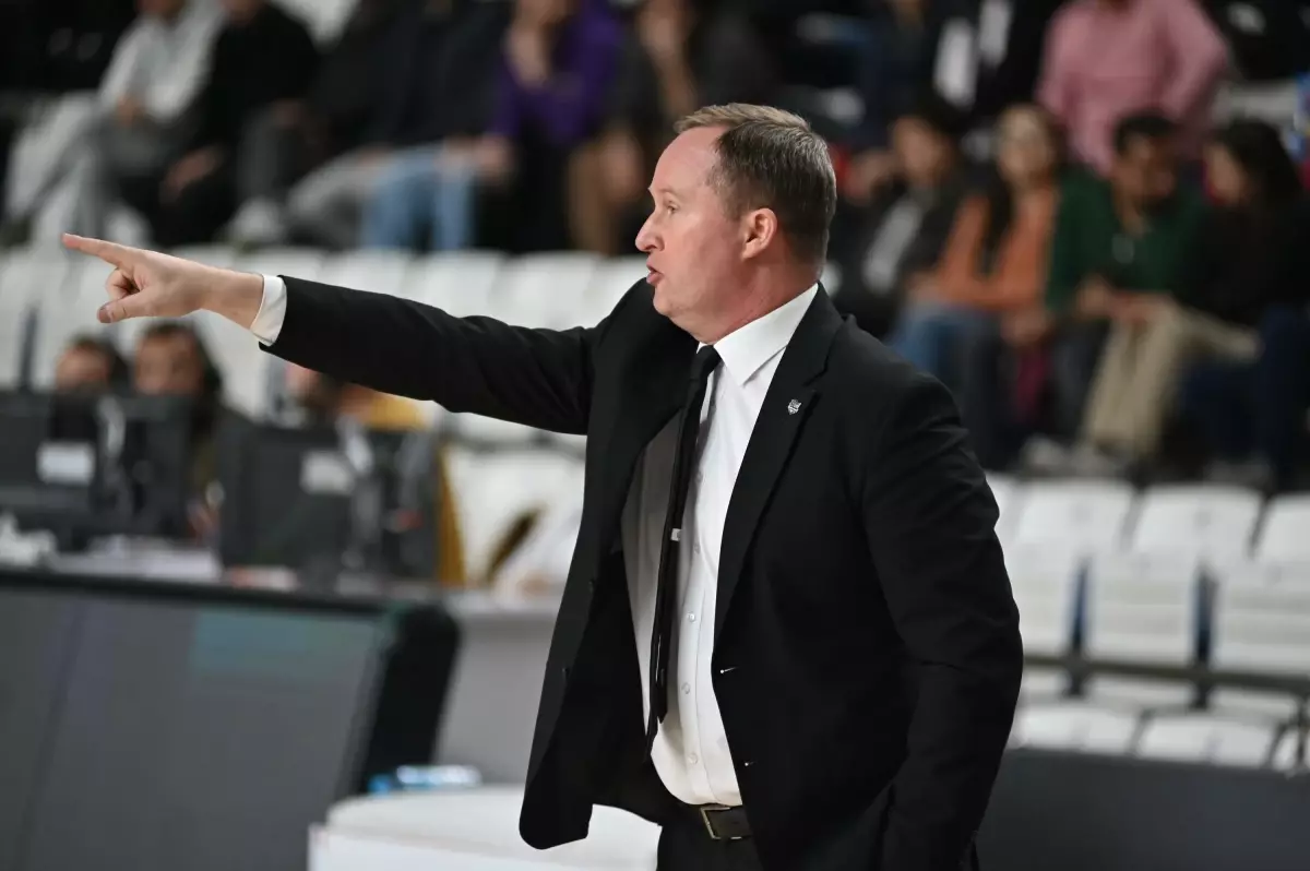 Fenerbahçe, Manisa Basket'in Antrenörü Maksvytis'i İstiyor
