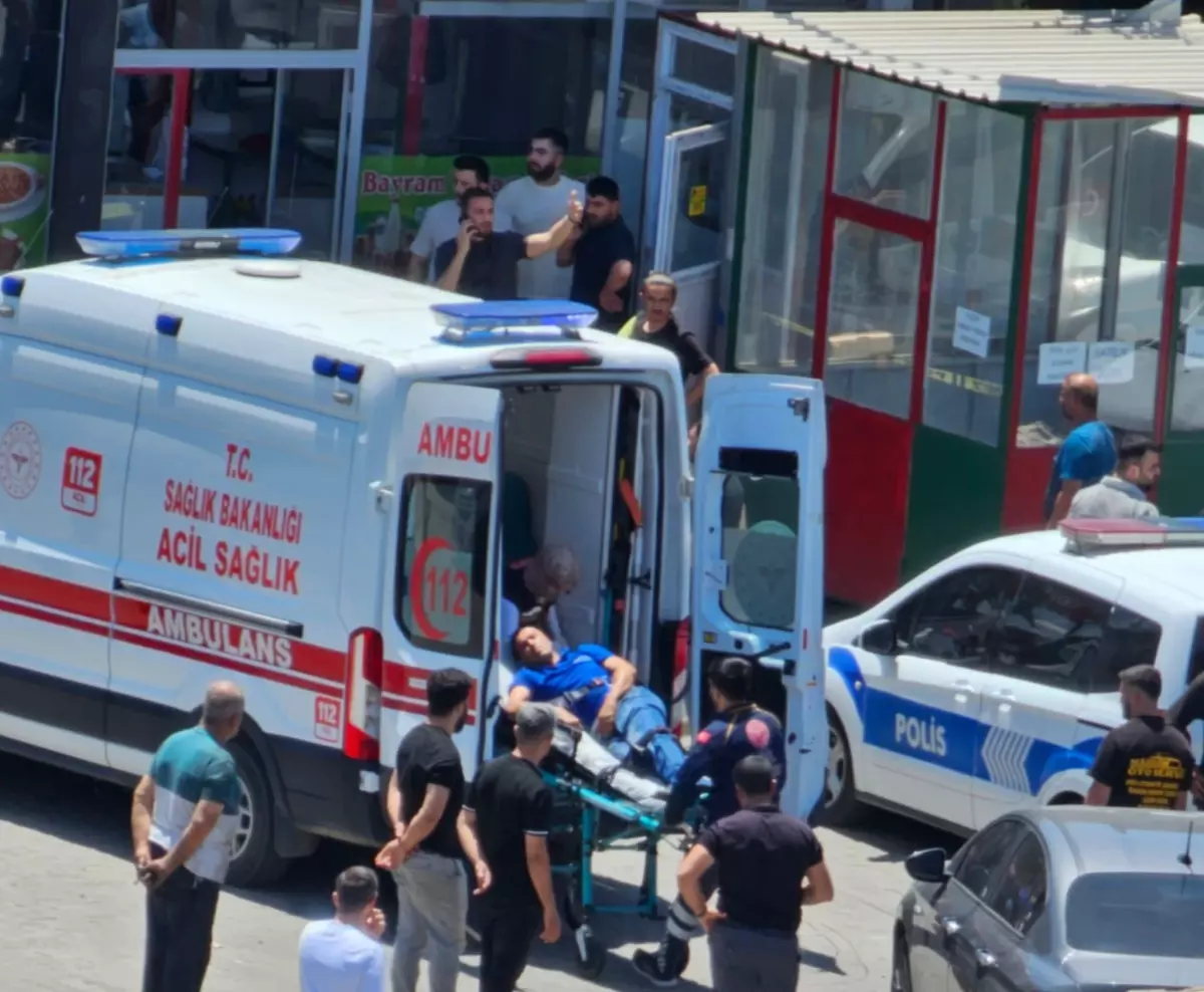 Diyarbakır'da Silahlı Çatışma: Uzman Çavuş ve Çalışanı Yaralandı