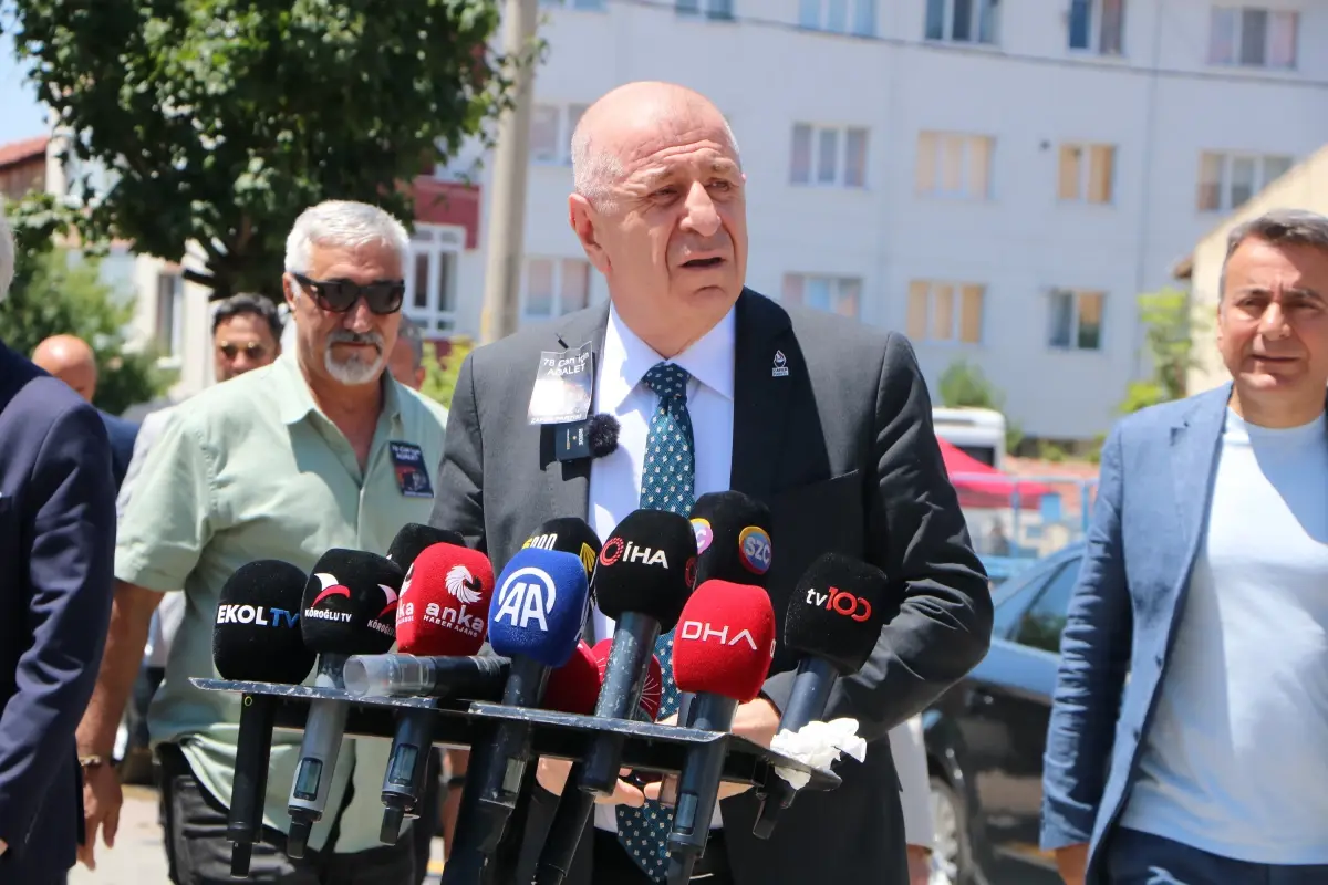 Ümit Özdağ: Salonda Çok Ağır Bir Hava Var