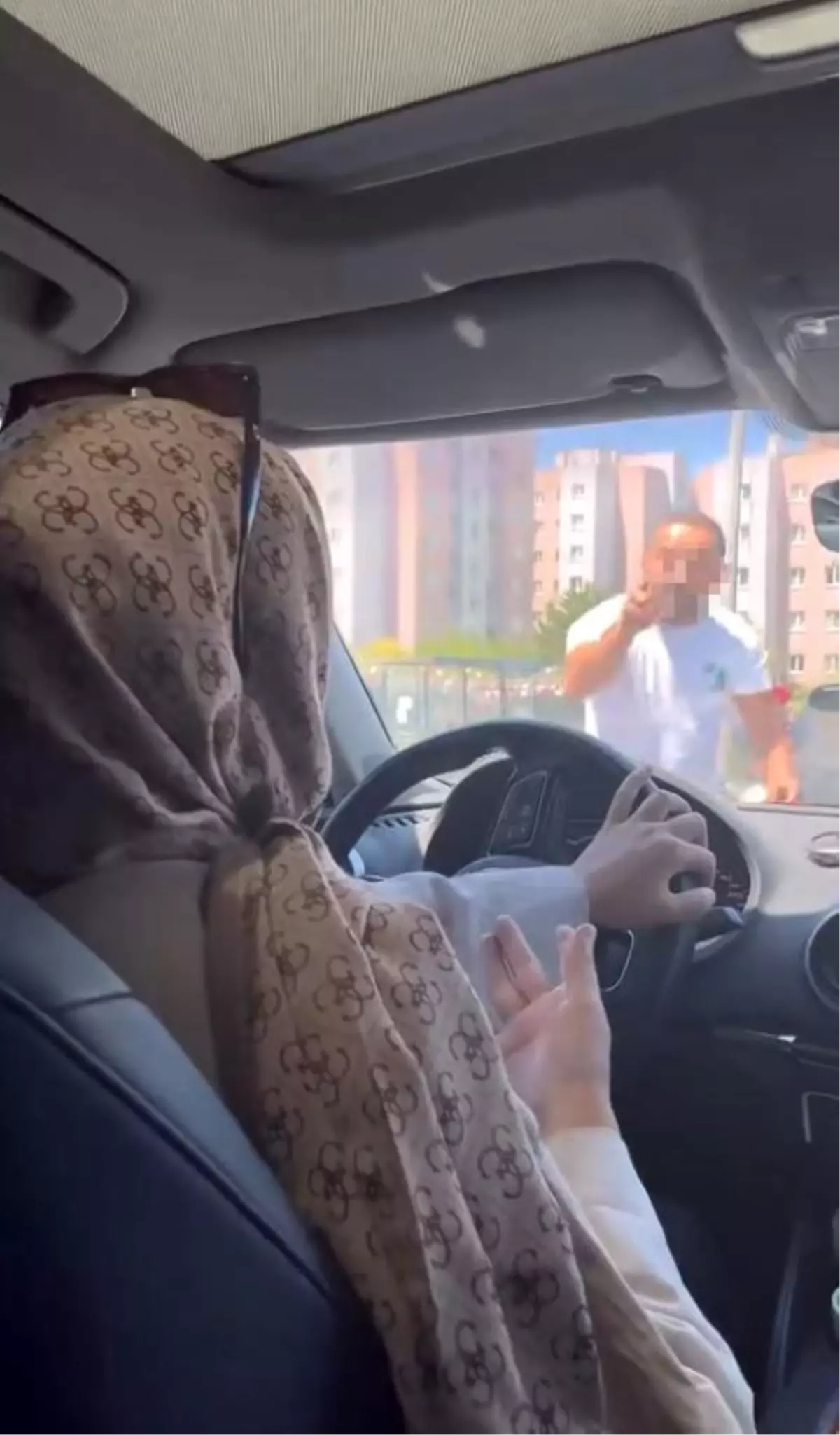Arnavutköy'de Trafik Olayı: Kadın Sürücüye Saldırı