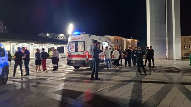 14-year-old girl stabbed 4 people! Police are searching everywhere