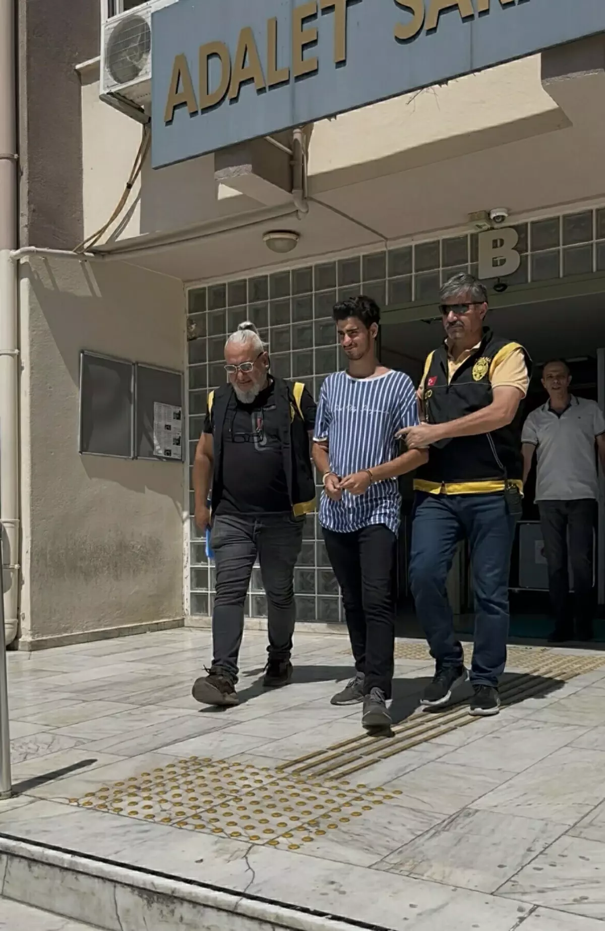 Çalındı, Uçurumdan Yuvarlandı: İki Şüpheli Tutuklandı