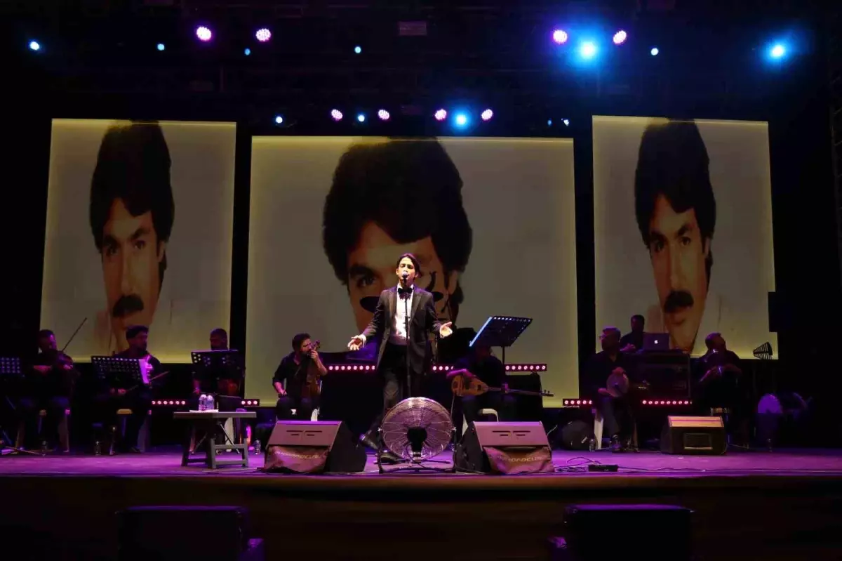 Şahin Kendirci, DEMOT Fuarı'nda Unutulmaz Bir Konser Verdi