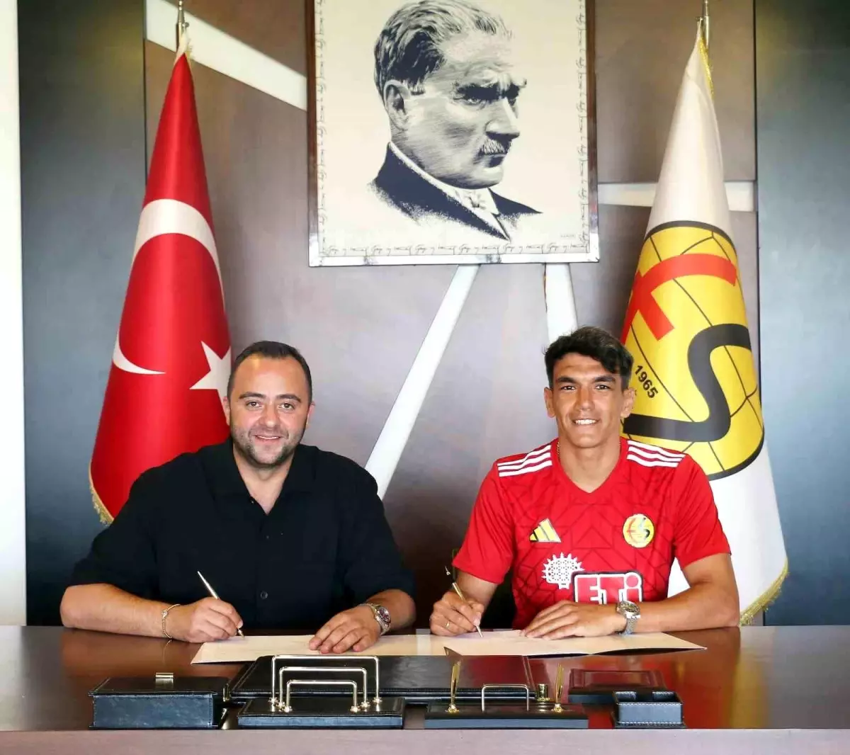 Eskişehirspor, Akın Akman ile Anlaştı
