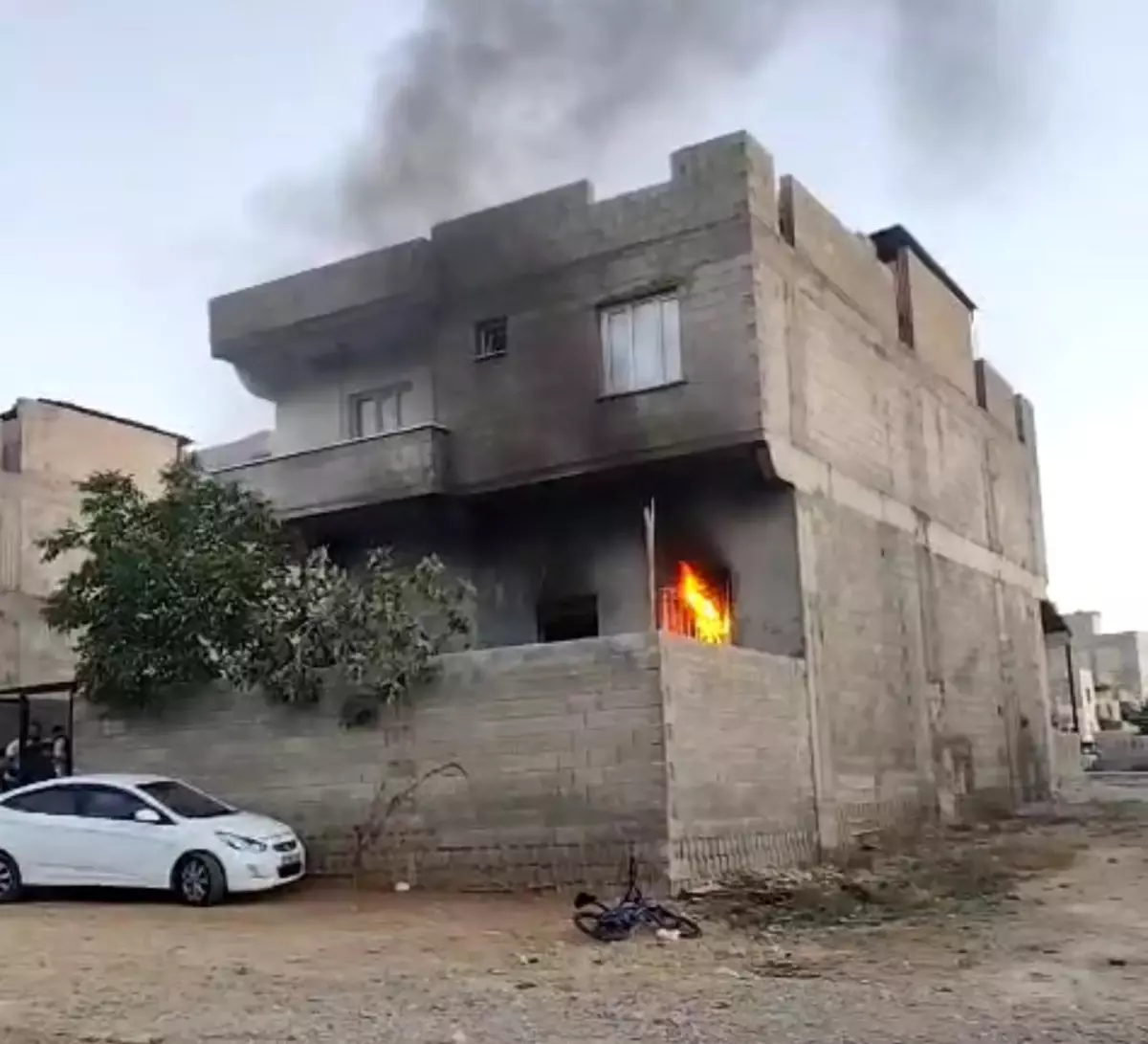 Gaziantep'te 2 Katlı Binada Yangın Çıktı