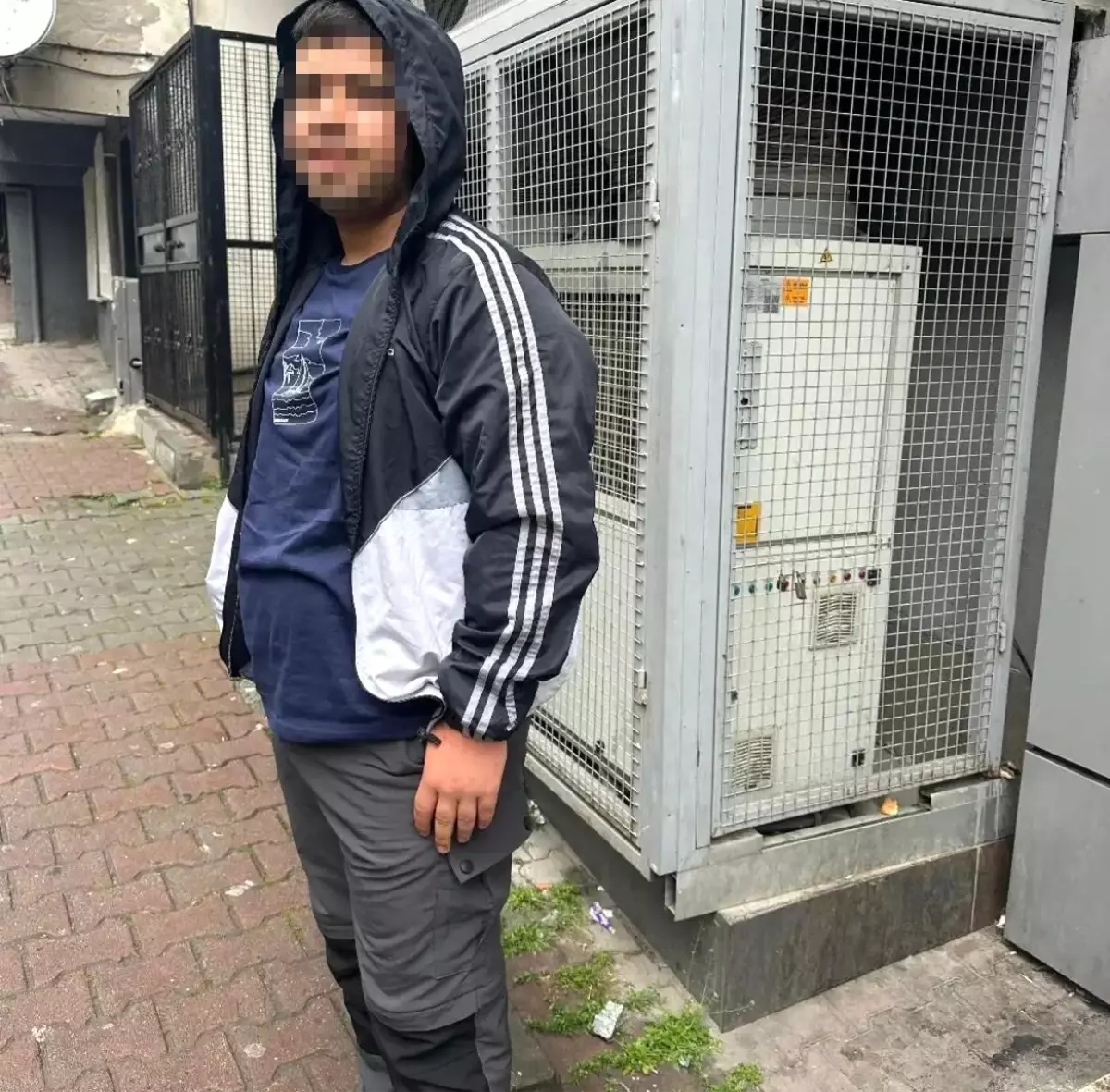 Gaziosmanpaşa'da Engelli Vatandaşa Benzin Dökerek Yakan Zanlı Yakalandı