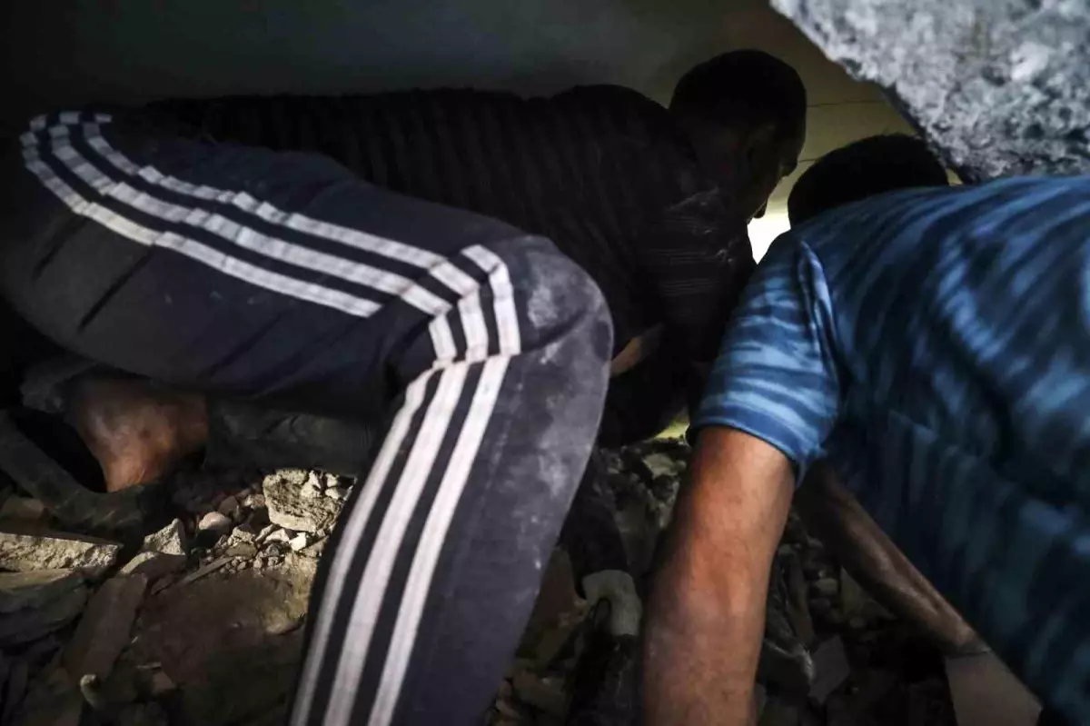 Gazze'de İsrail Saldırıları: Can Kaybı 57 Bini Aştı