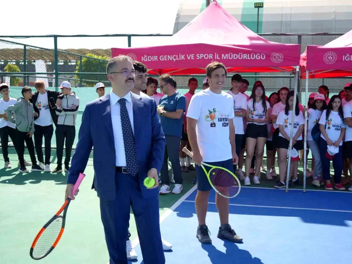 Iğdır'da 5. Alagöz Holding Kayısı Cup Tenis Turnuvası Başladı