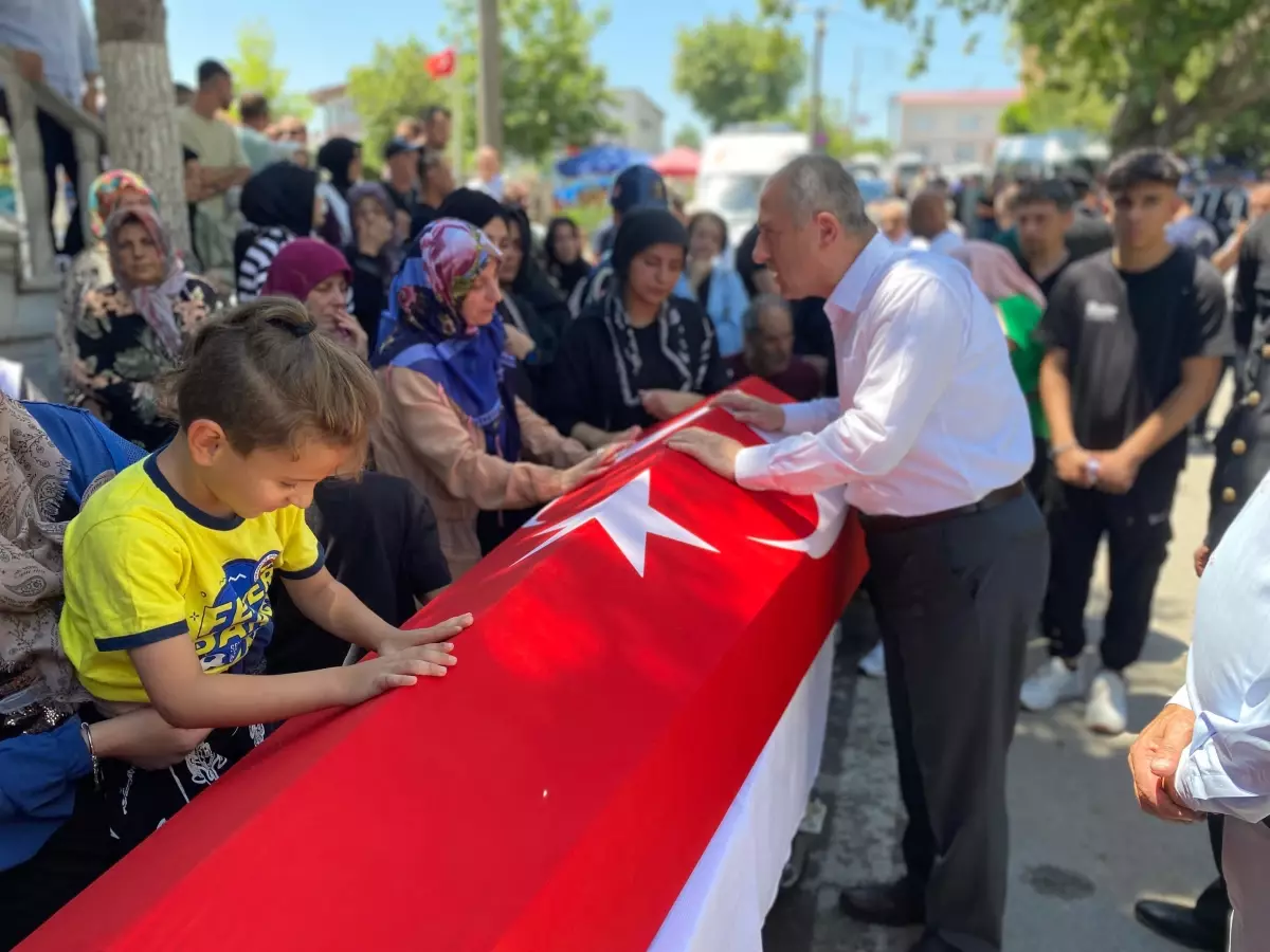 Kolon Kanseri Nedeniyle Hayatını Kaybeden Jandarma Ahmet Pola, Askere Törenle Uğurlandı