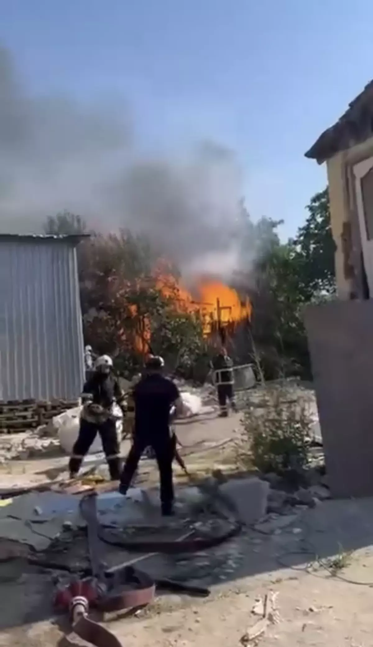 Kocaeli'de Ahır Yangını Kontrol Altına Alındı