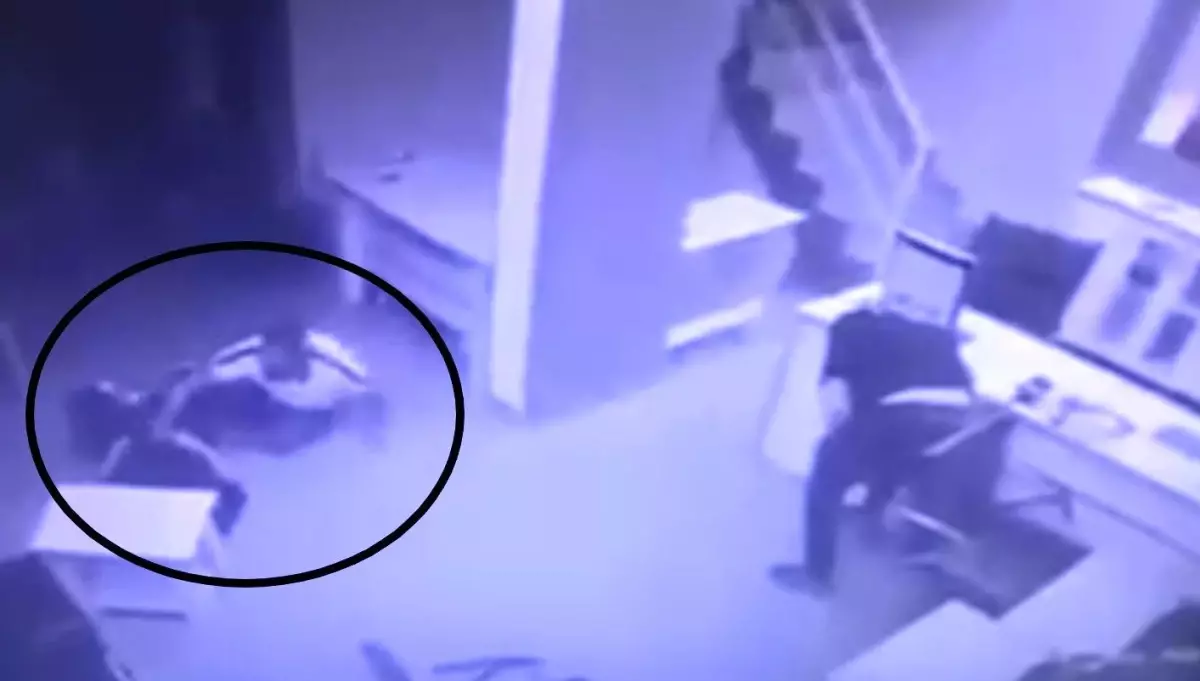 Manisa'da Emlak Ofisinde Silahlı Kavga: 1 Ölü, 3 Yaralı