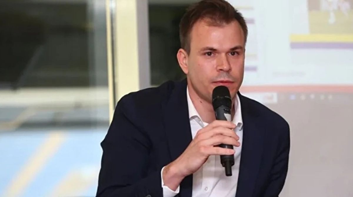 Okan Özkan neden istifa etti?
