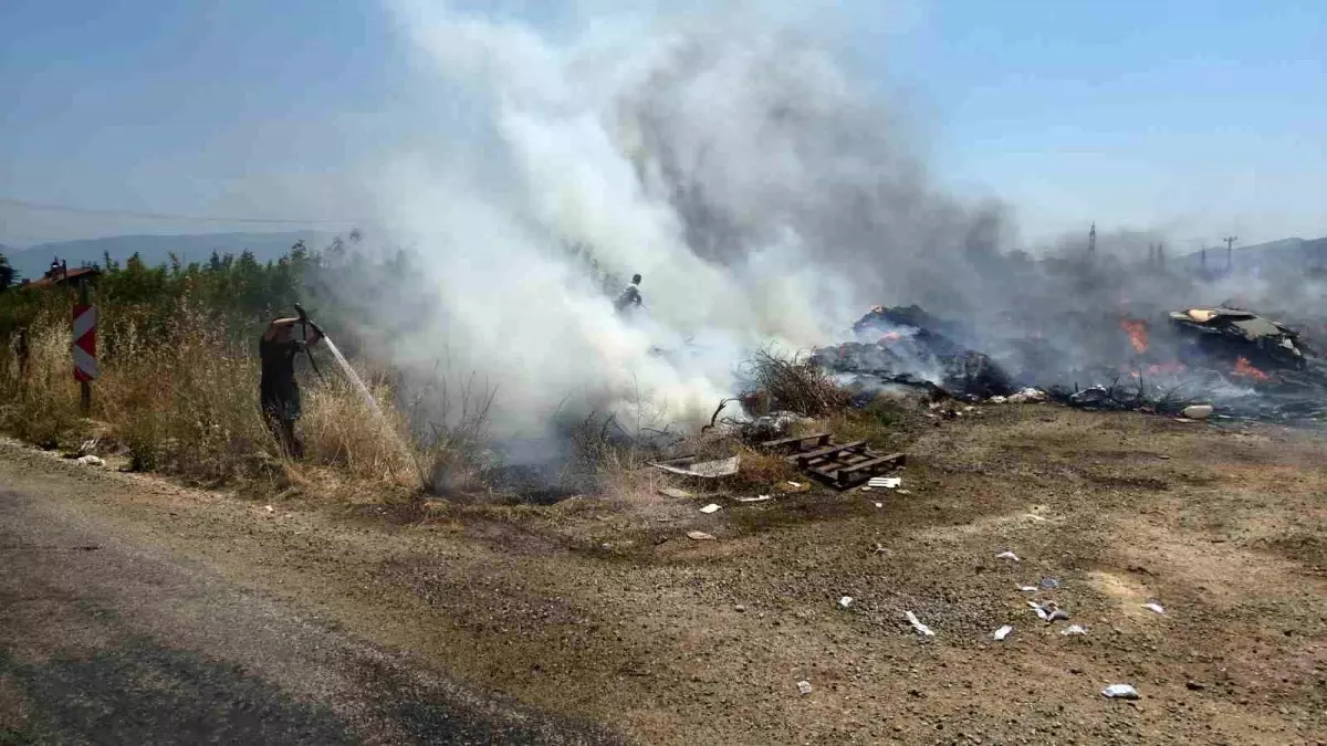 Bursa'da Molozlardan Çıkan Yangın Kontrol Altına Alındı