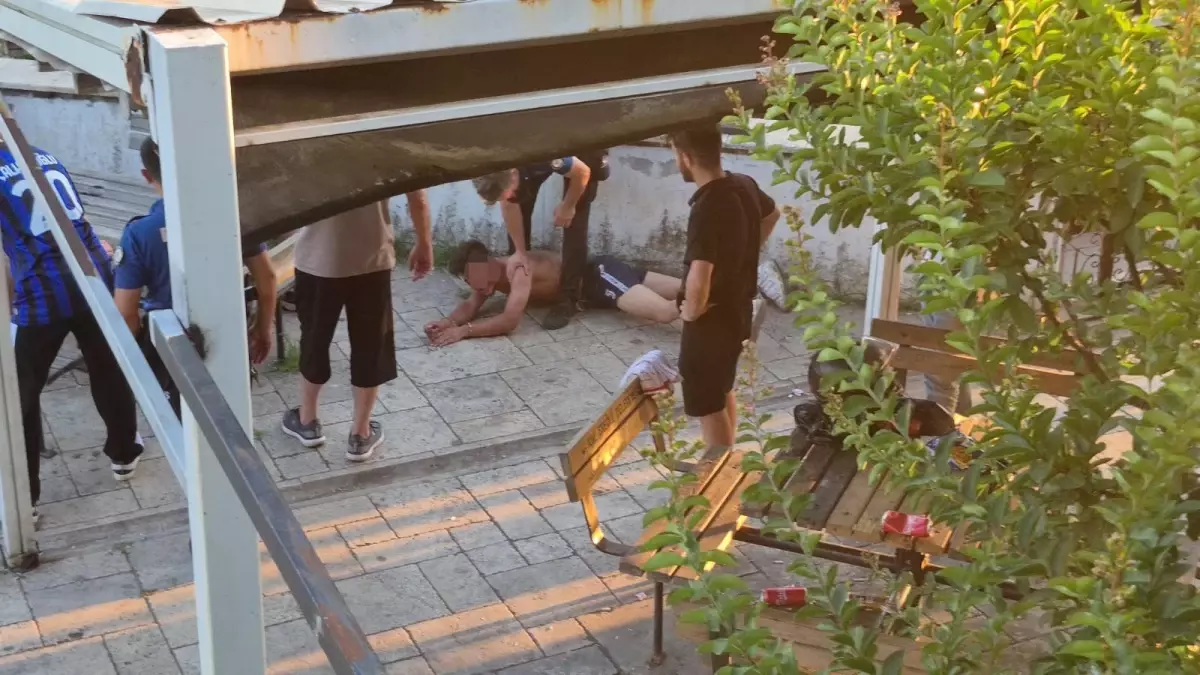 Ereğli'de Kavga Ayıran Polise Saldırı