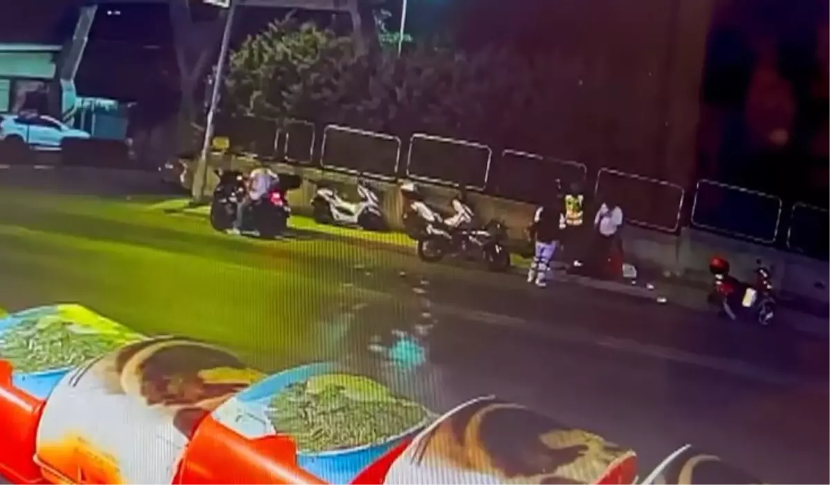 Ümraniye'de Motosiklet Kazası: Biri Yaralı, Diğeri Kaçtı