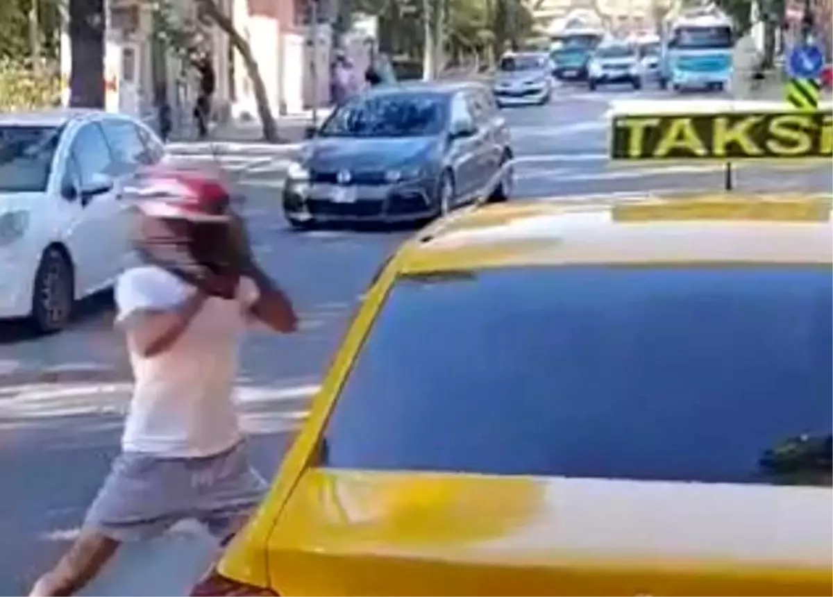İzmir'de Trafikte Kavga: Motosiklet Sürücüsü ve Taksi Şoförü Gözaltına Alındı