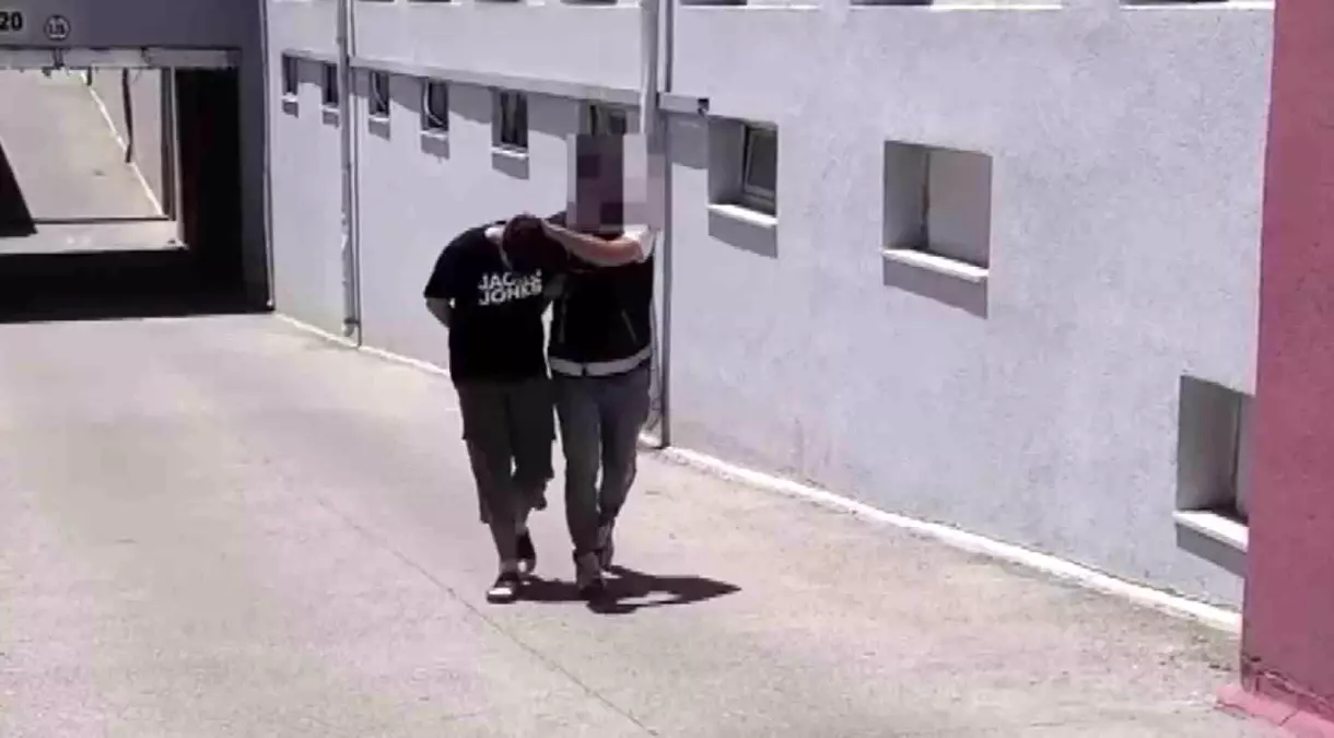 Adana'da Uyuşturucu Ticareti Zanlıları Operasyonla Yakalandı