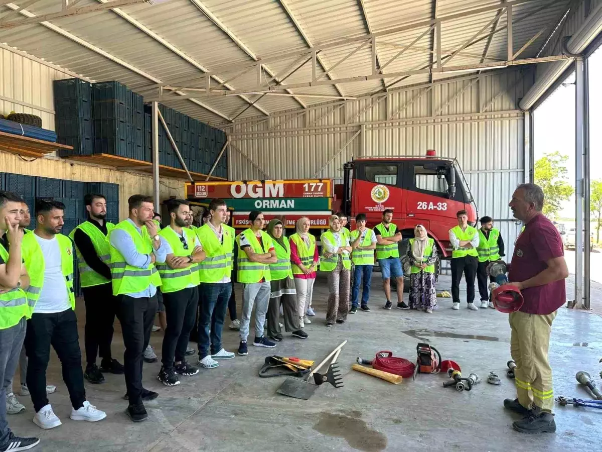 AK Parti Tepebaşı Gençlik Kolları Yangın Eğitimi Aldı