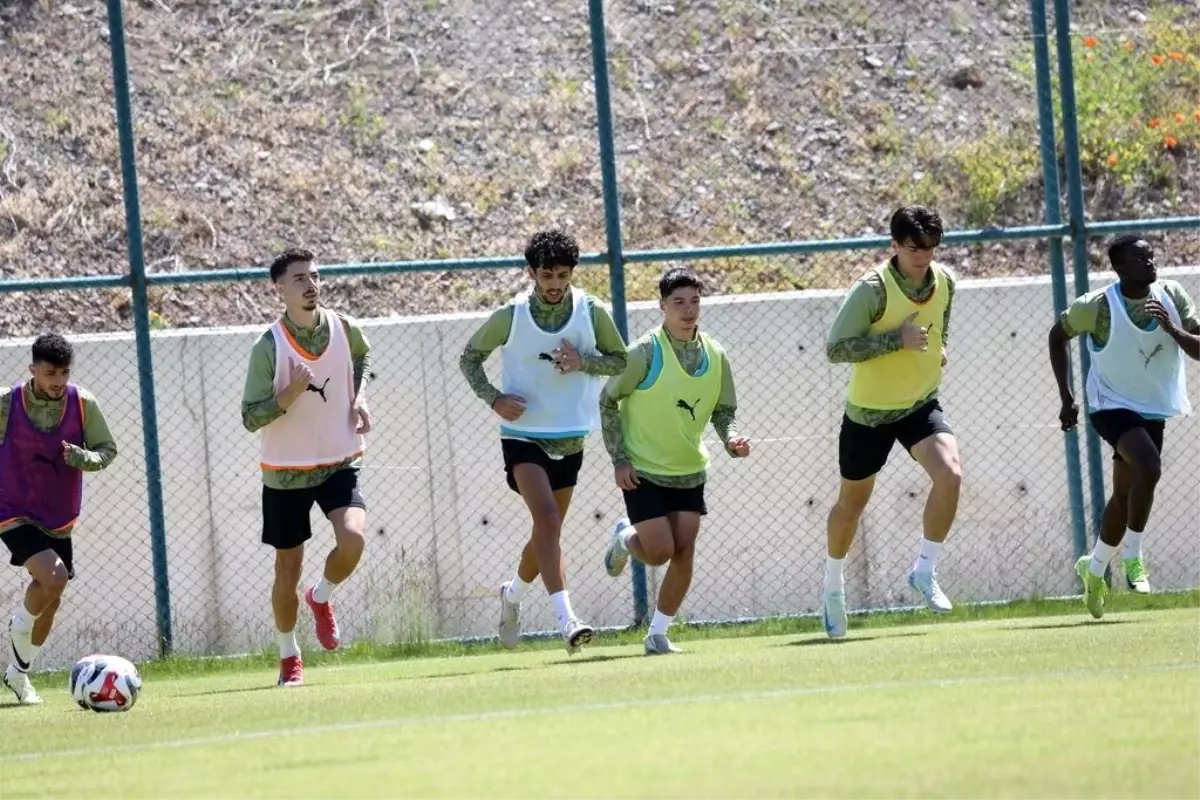 Corendon Alanyaspor 2025-2026 Sezonu Hazırlıklarına Erzurum'da Başladı