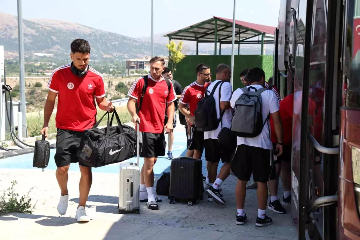Antalyaspor 2025-2026 Sezonu Hazırlıkları İçin Burdur'da Kamp Yapıyor