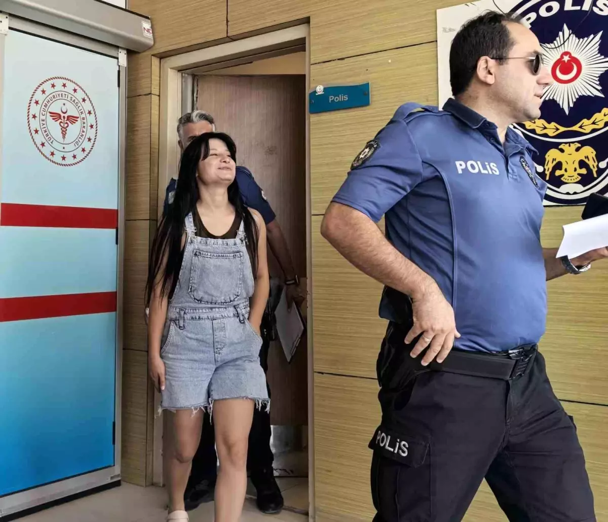 Bursa'da Genç Kızlar Arasında Bıçaklı Kavga: 1 Yaralı