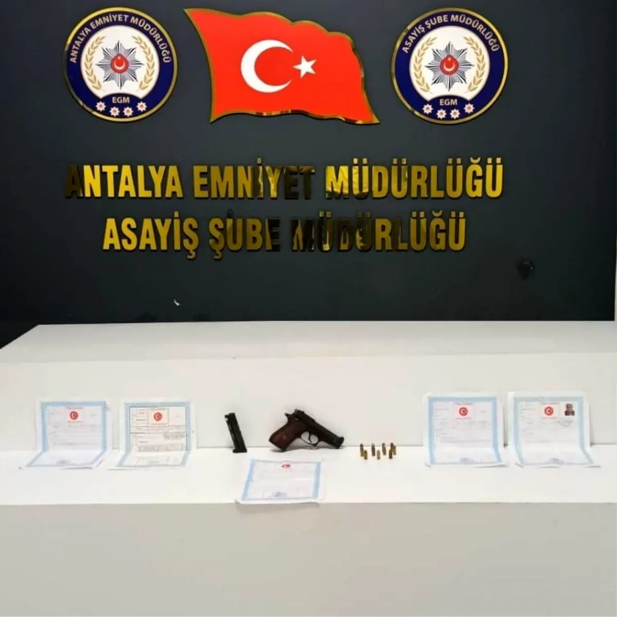 Antalya'da Evden Hırsızlık Operasyonu: 6 Gözaltı, 2 Tutuklama