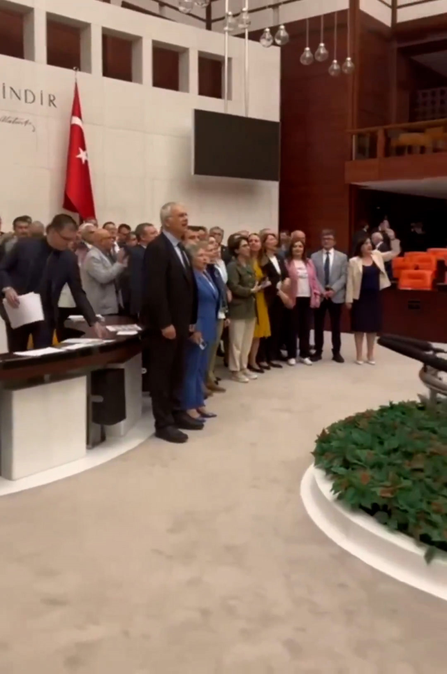 Parliament occupation for Zeydan Karalar, who was arrested from CHP