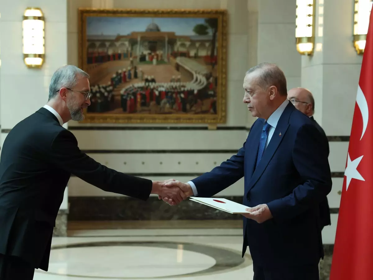 Cumhurbaşkanı Erdoğan, Ukrayna, Slovak Cumhuriyeti, Özbekistan ve Cezayir büyükelçilerini kabul etti
