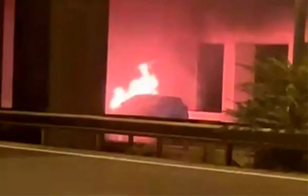 Sakarya'da Yangın: Otomobil Kullanılamaz Hale Geldi