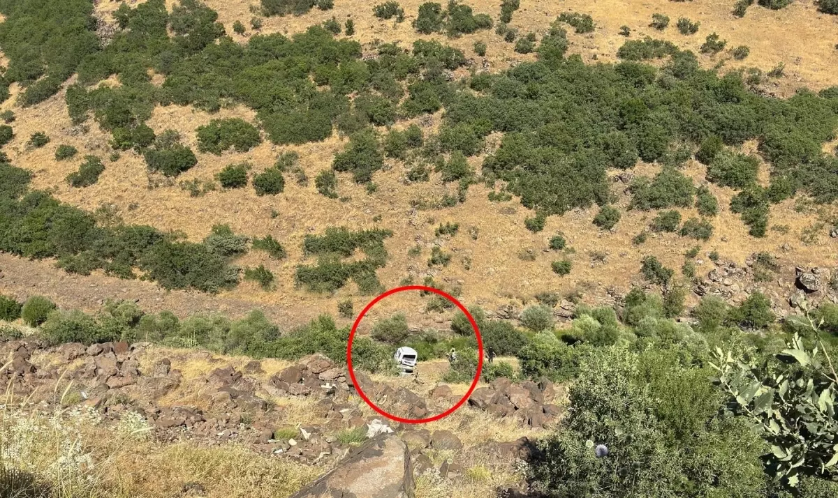 Elazığ'da Uçurumdan Yuvarlanan Araçta Sürücü Hayatını Kaybetti