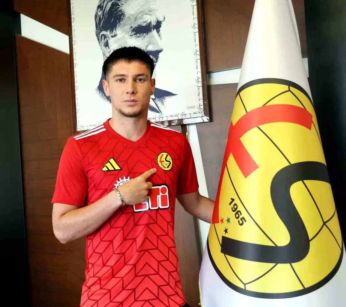 Eskişehirspor, Hasan Şen ile Yeniden Anlaştı