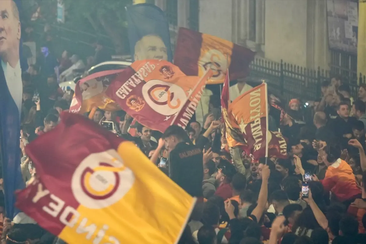 Galatasaray'da ayrılık resmen duyuruldu