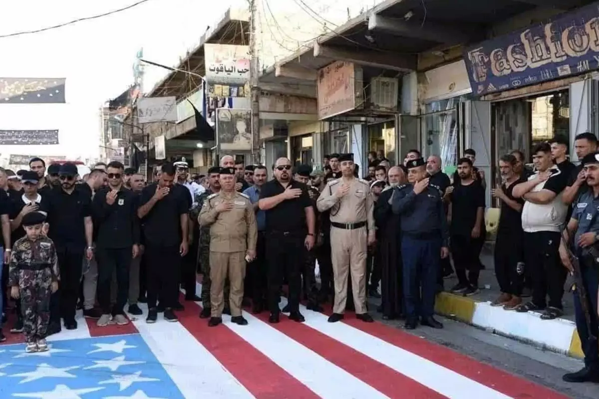 Irak'ta ABD bayrağı üzerinden geçen subaylara disiplin cezası