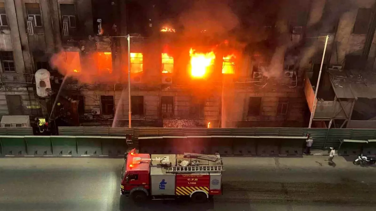 Kahire'deki Veri Merkezinde Yangın: 4 Ölü, 22 Yaralı