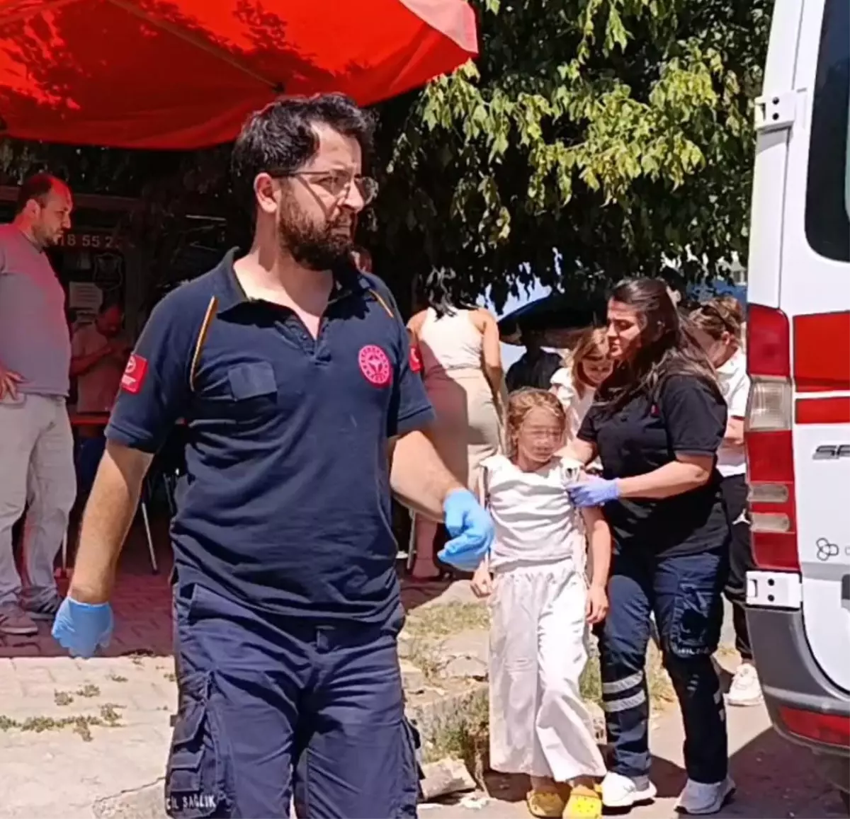 İnegöl'de Trafik Kazası: Anne ve İki Kızı Yaralandı