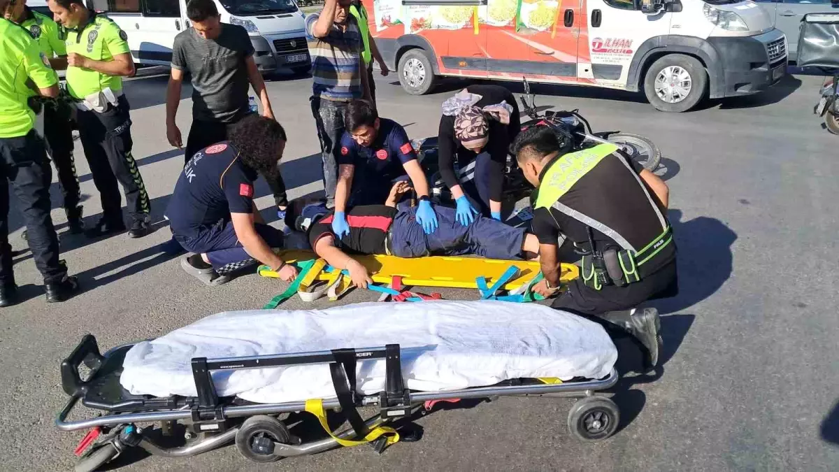 Karaman'da Motosiklet ve Otomobil Çarpıştı: Bir Yaralı