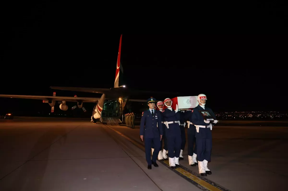 Pençe-Kilit Harekatı'nda şehit olan Uzman Çavuş Ümit Üzüm'ün naaşı memleketine getirildi