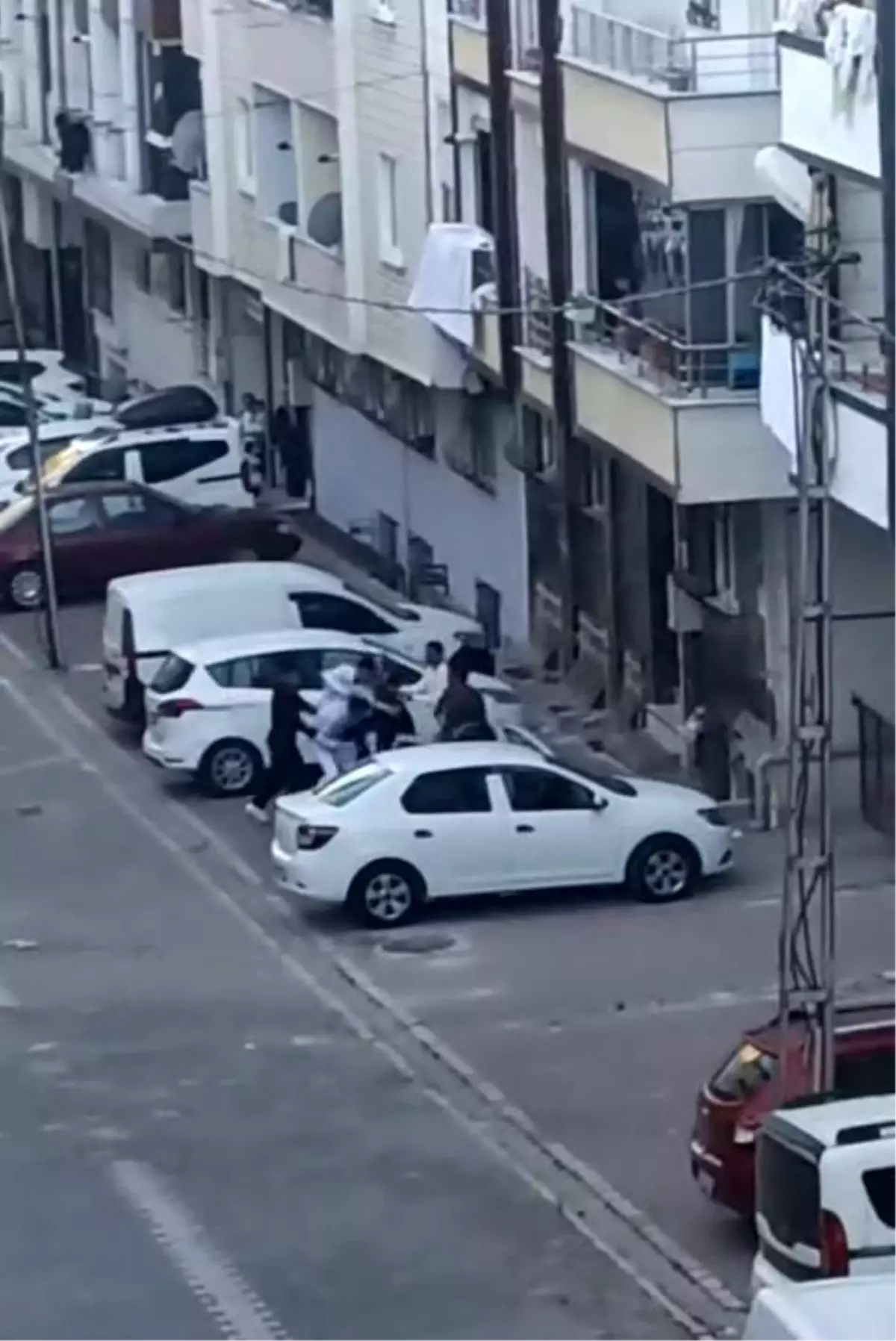 Esenyurt'ta Küfür Uyarısı Kavgaya Dönüştü