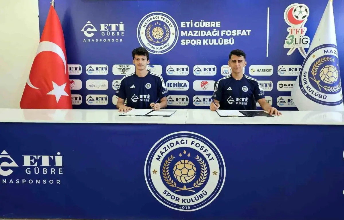 Mazıdağı Fosfatspor'un Genç Yetenekleri Profesyonel Sözleşme İmzaladı
