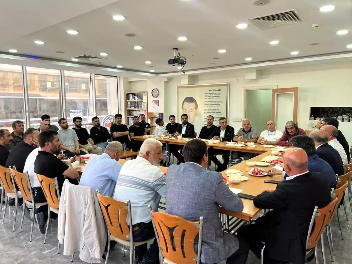 AK Parti Milletvekili Karaman STK Temsilcileriyle Toplantı Yaptı